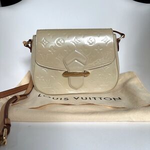 Louis Vuitton Ivory Bellflower GM Shoulder Crossbody Bag